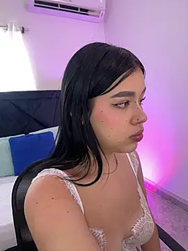 Lily Woodz online show from May 24, 3:17 pm