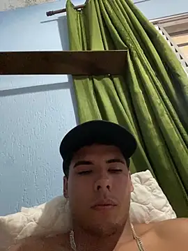 Snapshot of gu_ga_7 chatting on January 15, 7:12 pm gu ga 7 online show from January 15, 7:12 pm