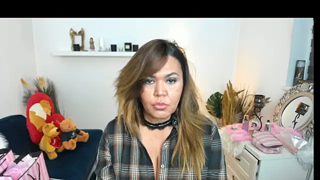 Snapshot of Aileen_Stone chatting on February 15, 1:05 pm Aileen Stone online show from February 15, 1:05 pm