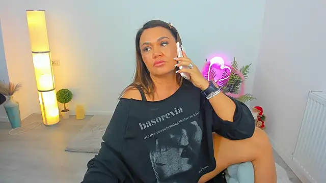 Snapshot of Aileen_Stone chatting on November 30, 5:06 pm Aileen Stone online show from November 30, 5:06 pm