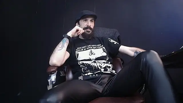 Snapshot of AxelColton chatting on February 23, 12:05 pm AxelColton online show from February 23, 12:05 pm