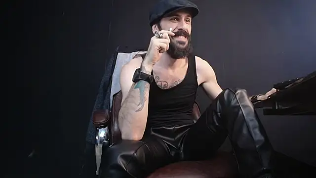 Snapshot of AxelColton chatting on February 27, 12:02 pm AxelColton online show from February 27, 12:02 pm