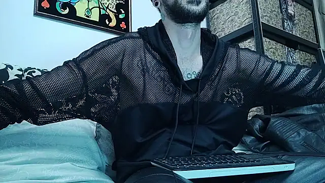 Snapshot of AxelColton chatting on October 3, 11:29 am AxelColton online show from October 3, 11:29 am