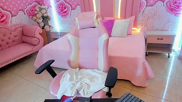 Snapshot of Lily_Martinez chatting on January 22, 2:26 am Lily Martinez online show from January 22, 2:26 am