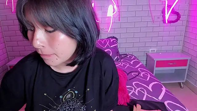 Snapshot of Lily_Martinez chatting on February 19, 12:03 am Lily Martinez online show from February 19, 12:03 am