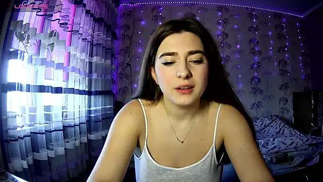Snapshot of Sofiy_a chatting on March 6, 12:34 pm Sofiy a online show from March 6, 12:34 pm