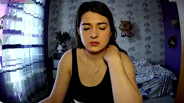 Snapshot of Sofiy_a chatting on May 16, 9:28 am Sofiy a online show from May 16, 9:28 am