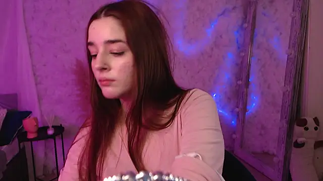 Lolly lipss  online show from December 22, 3:22 pm