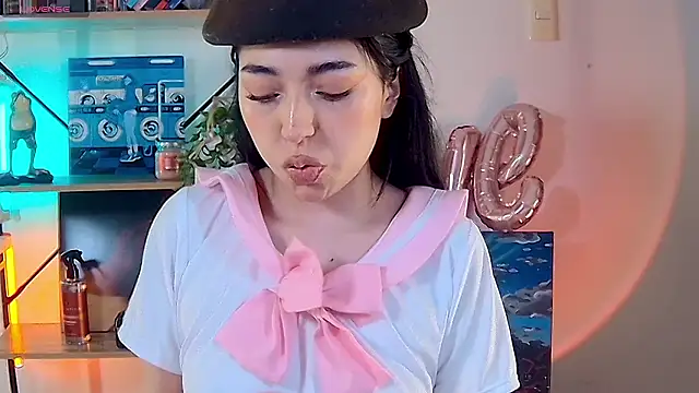 Snapshot of Sweet_Nyx chatting on February 16, 11:01 pm Sweet Nyx online show from February 16, 11:01 pm