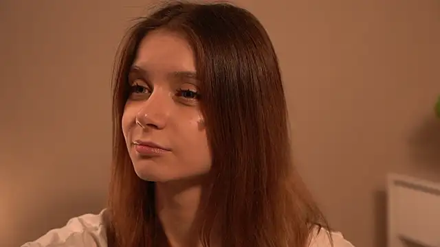 Snapshot of Hi_my_name_is chatting on March 27, 3:45 pm Hi my name is online show from March 27, 3:45 pm