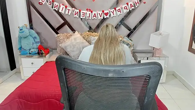 Snapshot of natalia5560 chatting on October 1, 12:55 pm natalia5560 online show from October 1, 12:55 pm