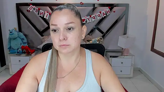 Snapshot of natalia5560 chatting on October 2, 12:45 pm natalia5560 online show from October 2, 12:45 pm