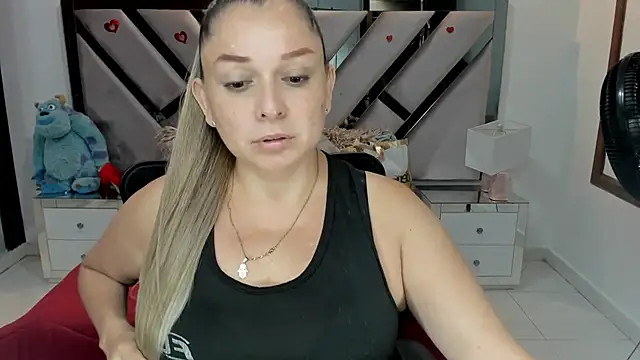 Snapshot of natalia5560 chatting on October 7, 12:57 pm natalia5560 online show from October 7, 12:57 pm