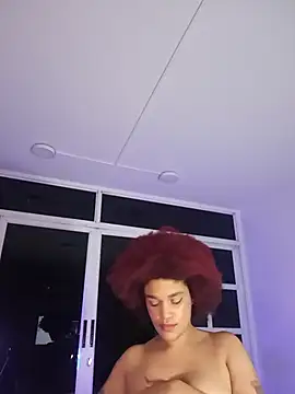 Snapshot of loladupont chatting on April 8, 2:44 am loladupont online show from April 8, 2:44 am