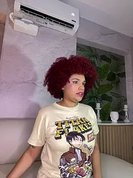 Snapshot of loladupont chatting on April 19, 2:55 am loladupont online show from April 19, 2:55 am
