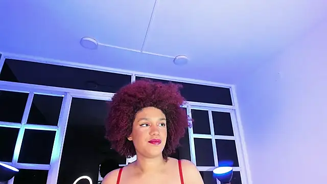Snapshot of loladupont chatting on May 1, 3:11 am loladupont online show from May 1, 3:11 am