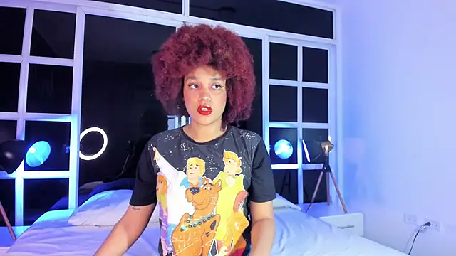 Snapshot of loladupont chatting on May 22, 3:02 am loladupont online show from May 22, 3:02 am