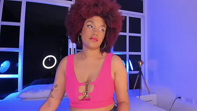 Snapshot of loladupont chatting on May 24, 3:22 am loladupont online show from May 24, 3:22 am
