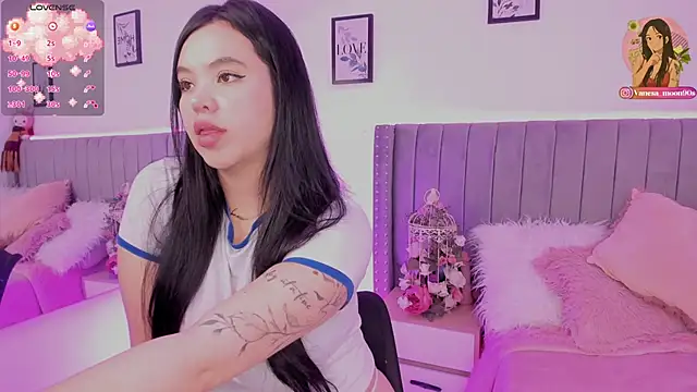 vanesa moon   online show from November 27, 11:40 pm