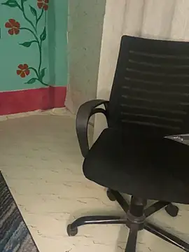 hot menka online show from March 18, 2:26 pm