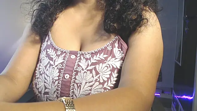 hot menka online show from June 3, 8:58 pm