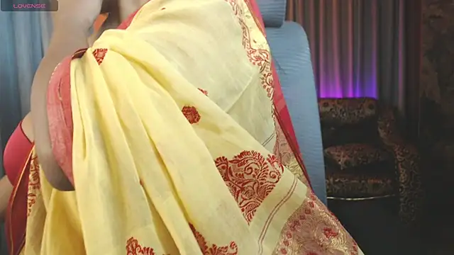 hot menka online show from July 2, 6:03 pm