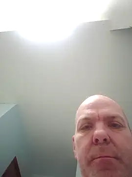 Snapshot of hoodratoui chatting on November 29, 10:35 pm hoodratoui online show from November 29, 10:35 pm