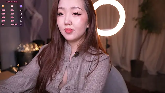 Snapshot of Amelyisthatyou chatting on April 18, 3:54 am Amelyisthatyou online show from April 18, 3:54 am