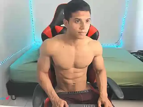 Snapshot of oliver_thompsson7 chatting on February 15, 7:54 pm oliver thompsson7 online show from February 15, 7:54 pm