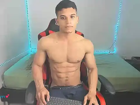 Snapshot of oliver_thompsson7 chatting on February 20, 1:24 am oliver thompsson7 online show from February 20, 1:24 am