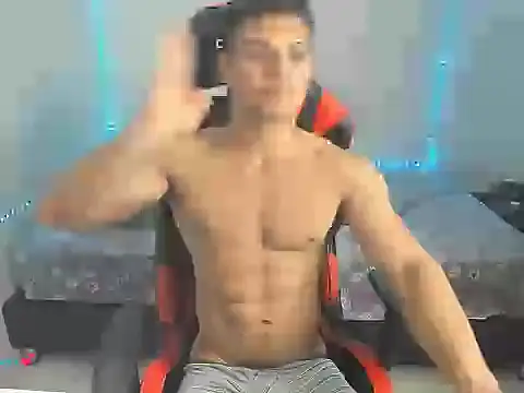 Snapshot of oliver_thompsson7 chatting on March 2, 5:08 am oliver thompsson7 online show from March 2, 5:08 am