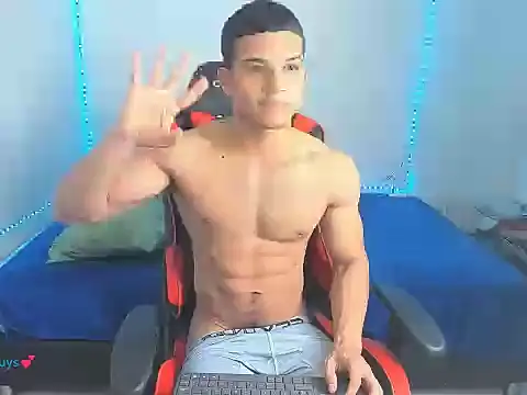 Snapshot of oliver_thompsson7 chatting on June 8, 3:29 am oliver thompsson7 online show from June 8, 3:29 am