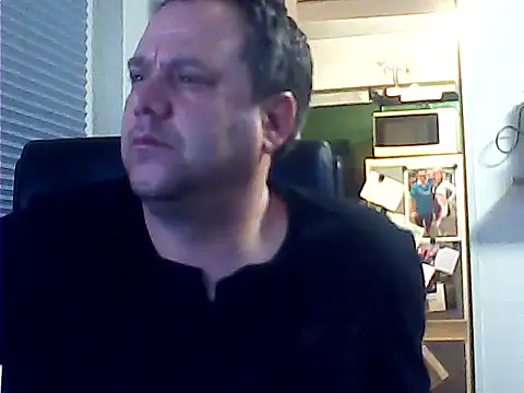 Snapshot of DauerAkt8069 chatting on January 15, 6:33 pm DauerAkt8069 online show from January 15, 6:33 pm