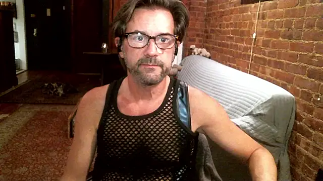 Johnny Bottoms online show from December 4, 12:31 am