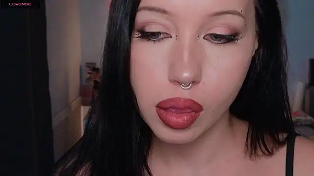 Snapshot of MoranaMissGod chatting on April 21, 2:01 pm MoranaMissGod online show from April 21, 2:01 pm