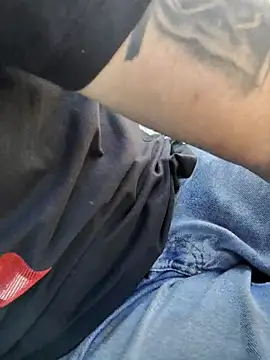 Snapshot of DTuannHallT chatting on December 20, 3:52 pm DTuannHallT online show from December 20, 3:52 pm