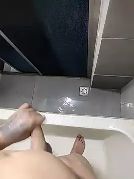 Snapshot of DTuannHallT chatting on December 23, 12:41 am DTuannHallT online show from December 23, 12:41 am