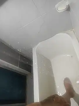 Snapshot of DTuannHallT chatting on April 7, 9:48 pm DTuannHallT online show from April 7, 9:48 pm