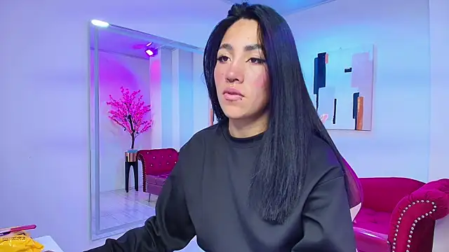 Leia queens online show from January 28, 11:17 am