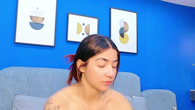 martina roldam online show from February 5, 9:30 pm