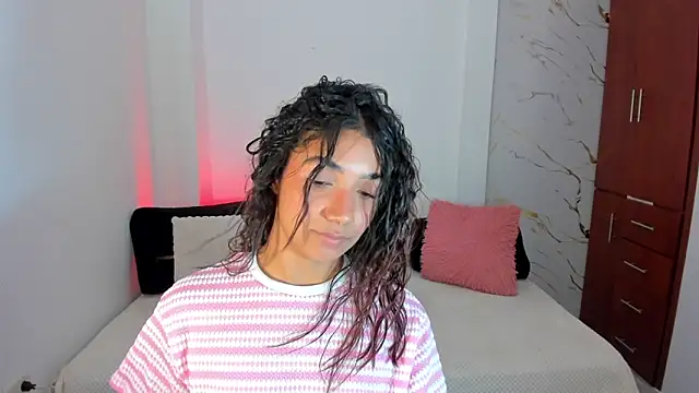 martina roldam online show from May 21, 3:02 am