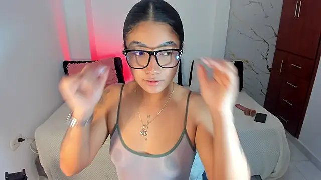 martina roldam online show from May 25, 4:29 am