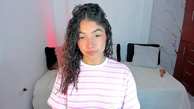 martina roldam online show from May 28, 1:47 am