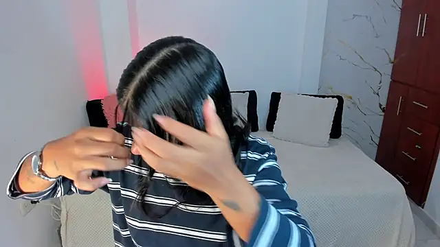 martina roldam online show from June 5, 4:08 am