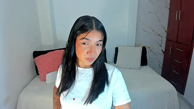 martina roldam online show from June 25, 1:16 am
