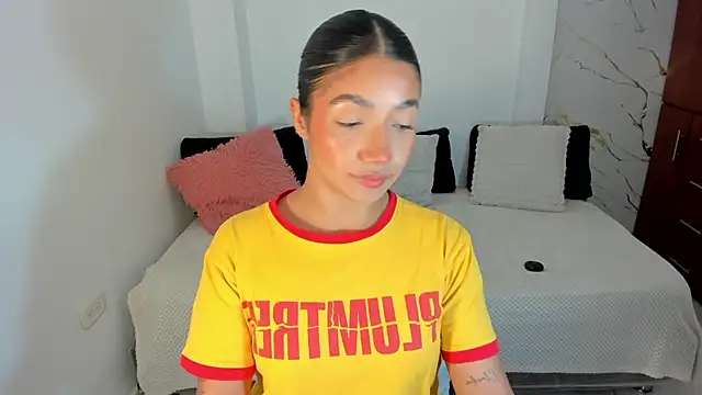 martina roldam online show from July 17, 3:02 am