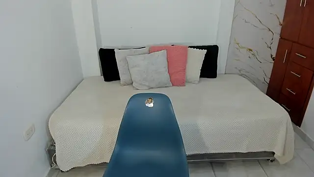 martina roldam online show from July 18, 3:44 am