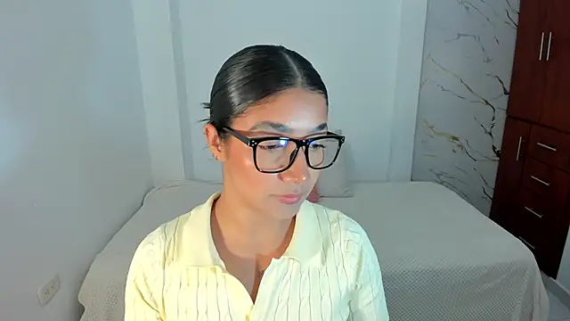 martina roldam online show from July 25, 2:20 am