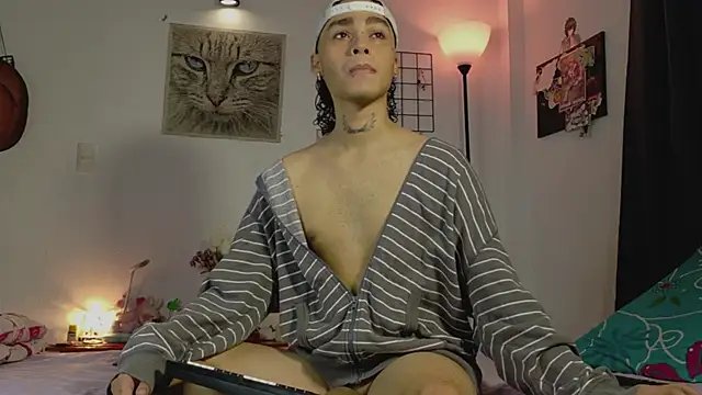 Snapshot of seven7xis chatting on March 16, 3:01 am seven7xis online show from March 16, 3:01 am