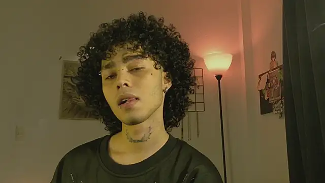 Snapshot of seven7xis chatting on March 17, 3:44 am seven7xis online show from March 17, 3:44 am